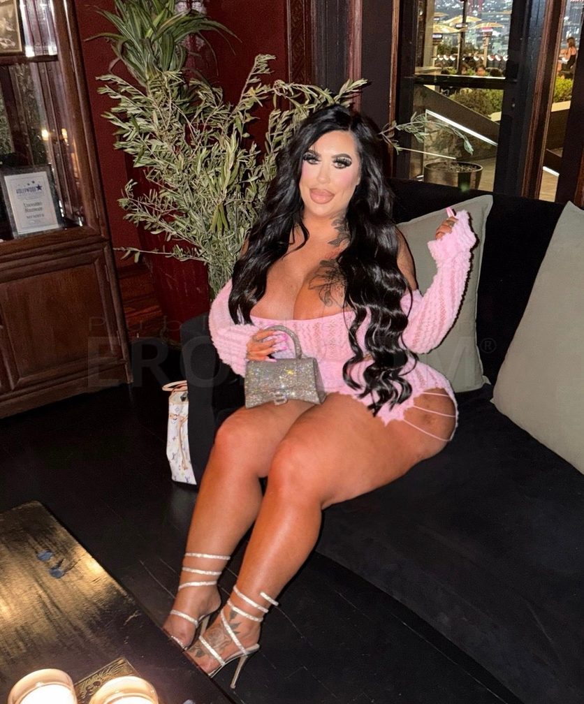 Brandi Bae — photo 1