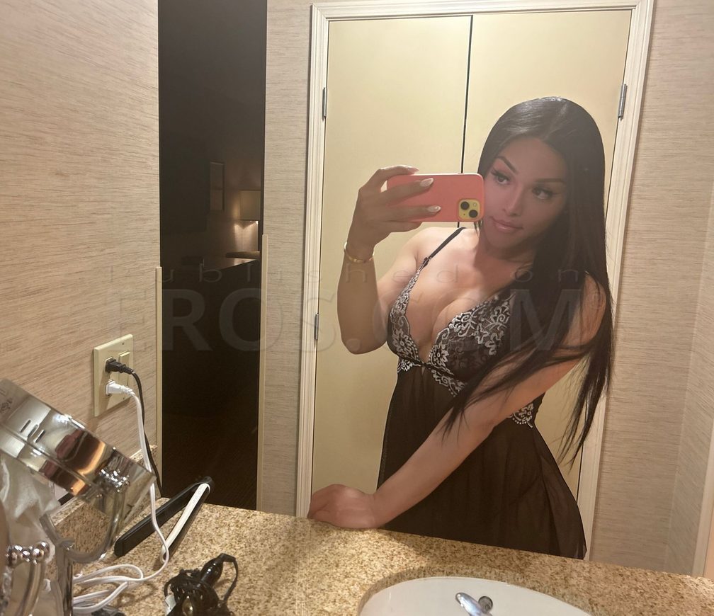 Asian Nyviah in OC — photo 8
