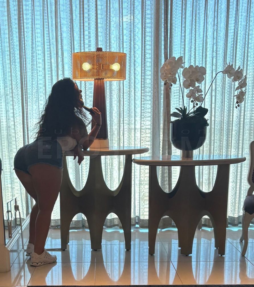 Roxy Santana — photo 3