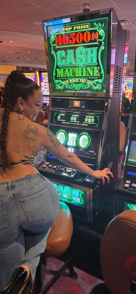 Roxy Santana — photo 1
