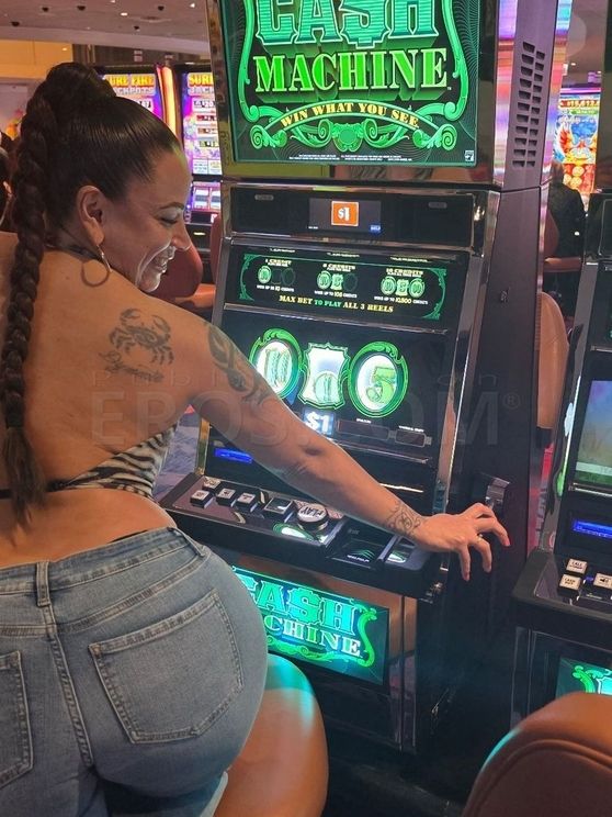 Roxy Santana