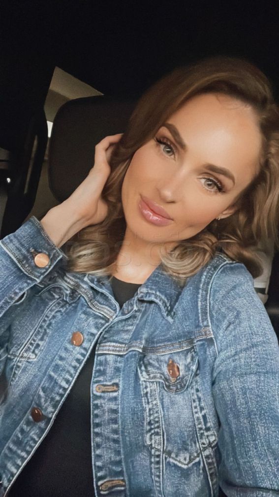 Beautiful Enticing Bella