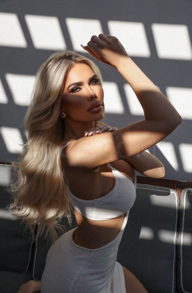 Olivia Fox — photo 16