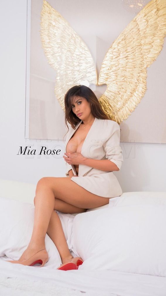 VIP Mia Rose