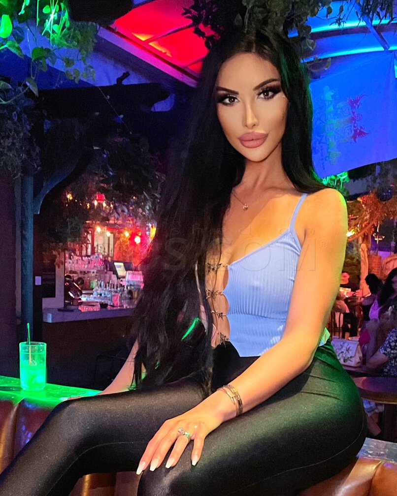 AVA LONDON — photo 4