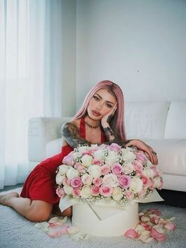 Chloe Carter
