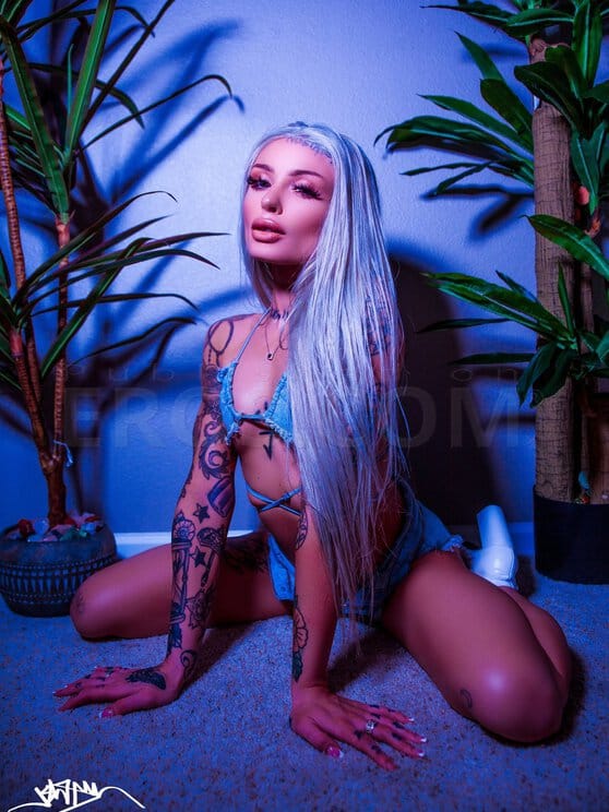 Chloe Carter