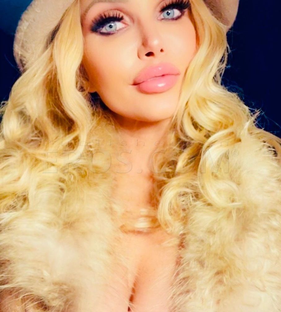 Famous Victoria Zdrok