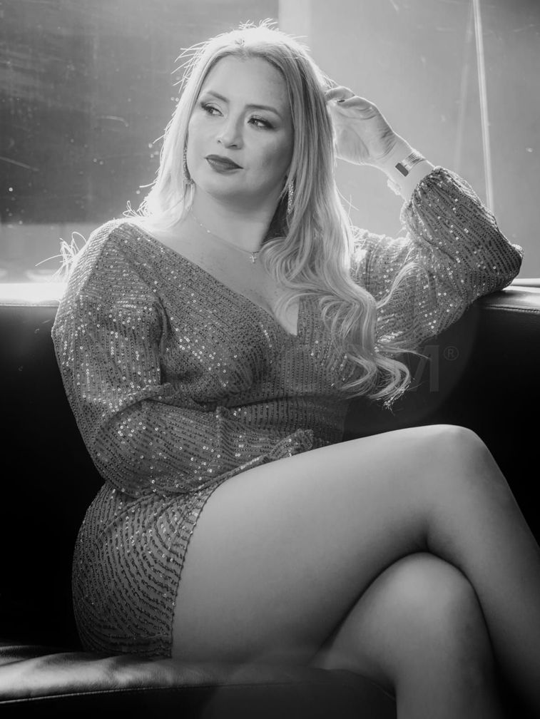 GABRIELA LUNA MATURE IN PITTSBURGH — photo 8