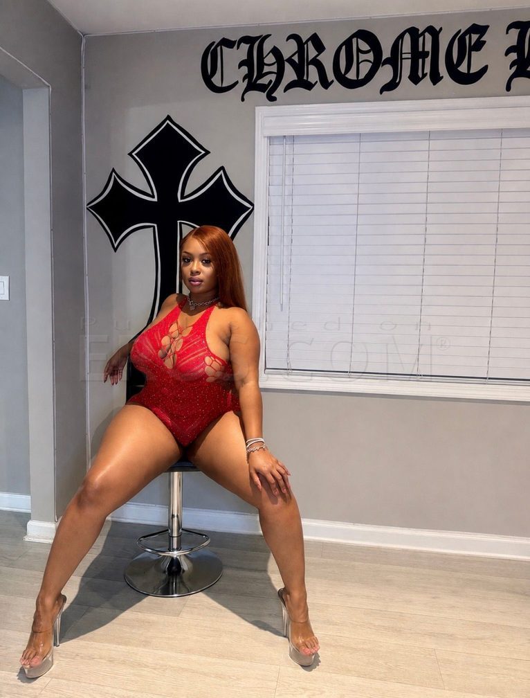 Milan Moore — photo 2