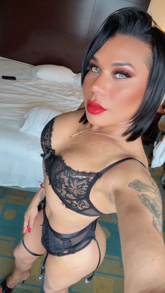 Thais Somerville visiting