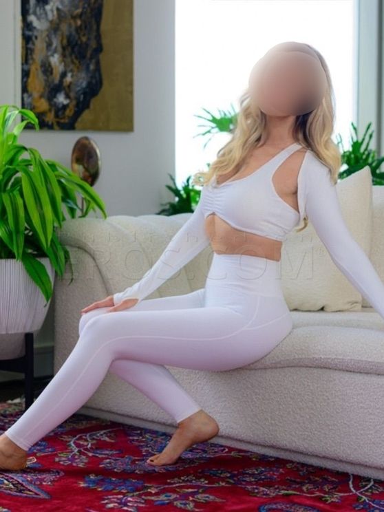 Goddess Chloe