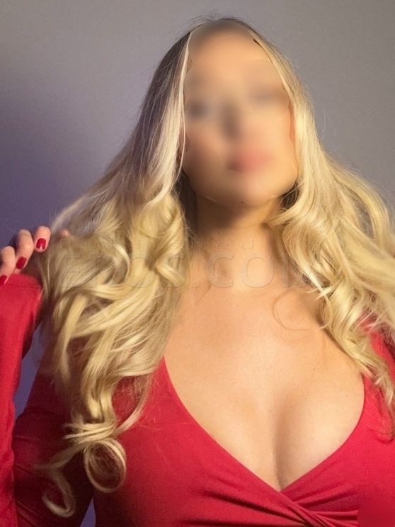 Goddess Chloe Rose