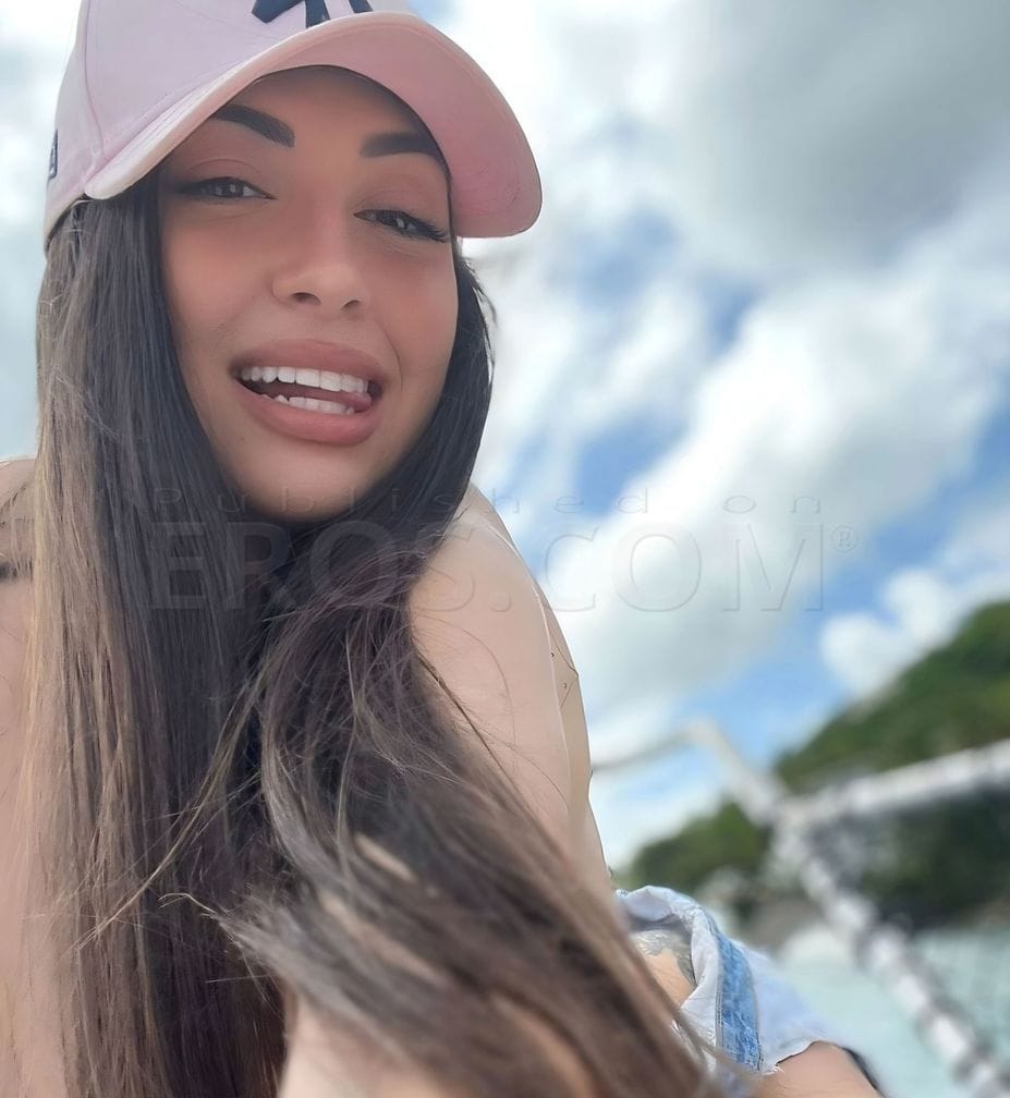 Courtney — photo 8