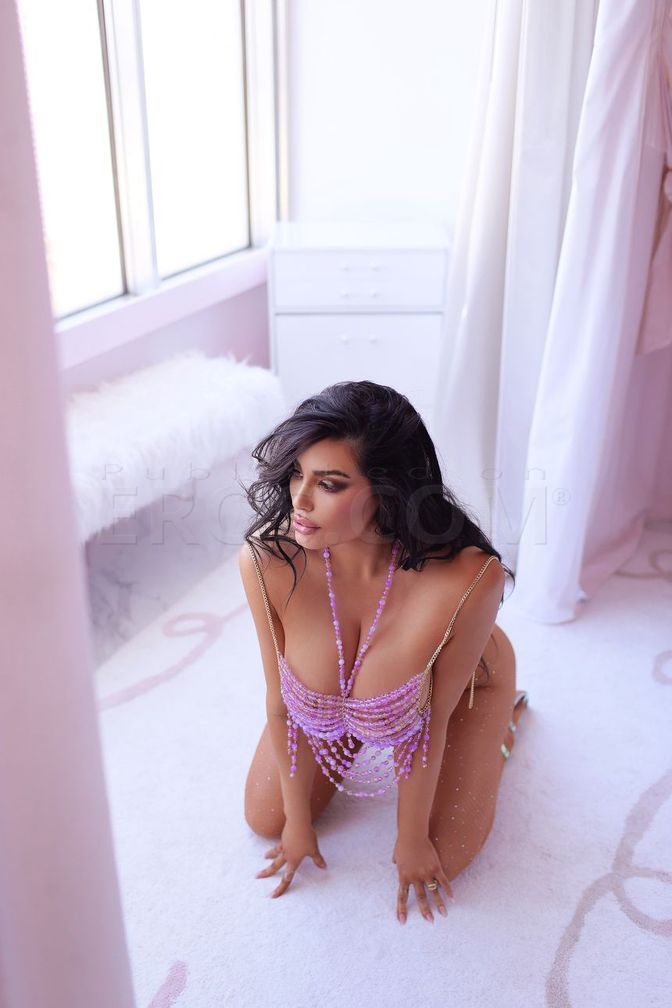 Angelina Avery — photo 2