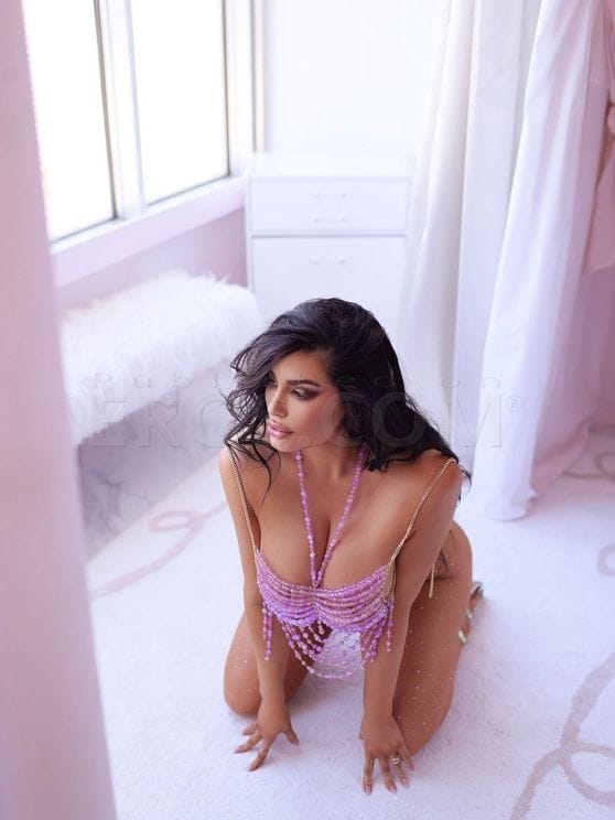 Angelina Avery