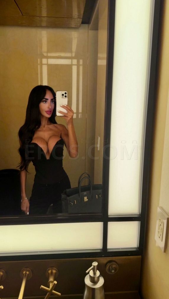 Amanda Nixxon - Manhattan