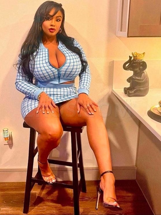 Superstar Layton Benton