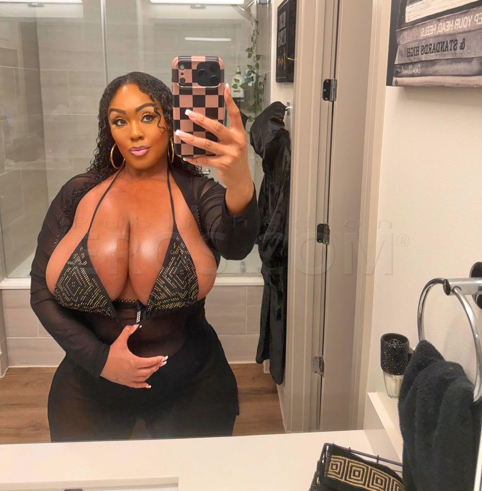 Superstar Layton Benton