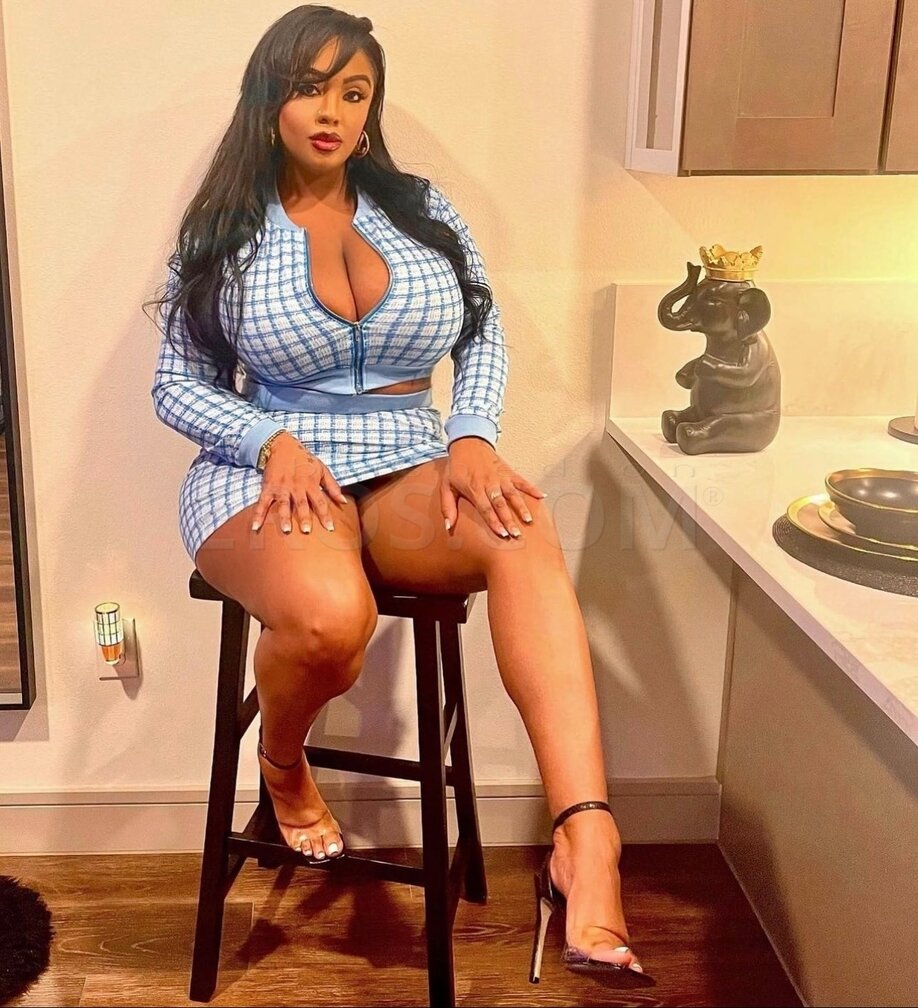 Superstar Layton Benton — photo 6