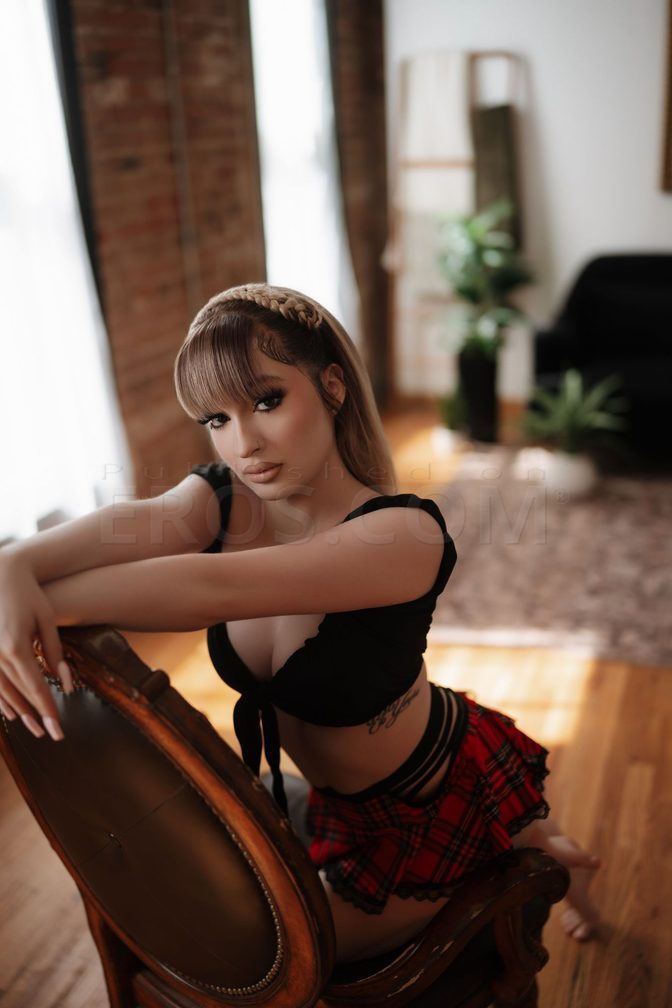 Lexi — photo 1
