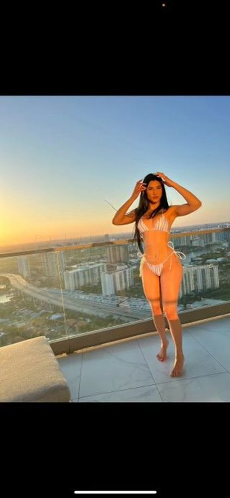 Zoe Vargas — photo 1