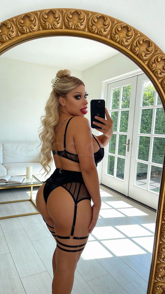 YVONNE , North Hollywood