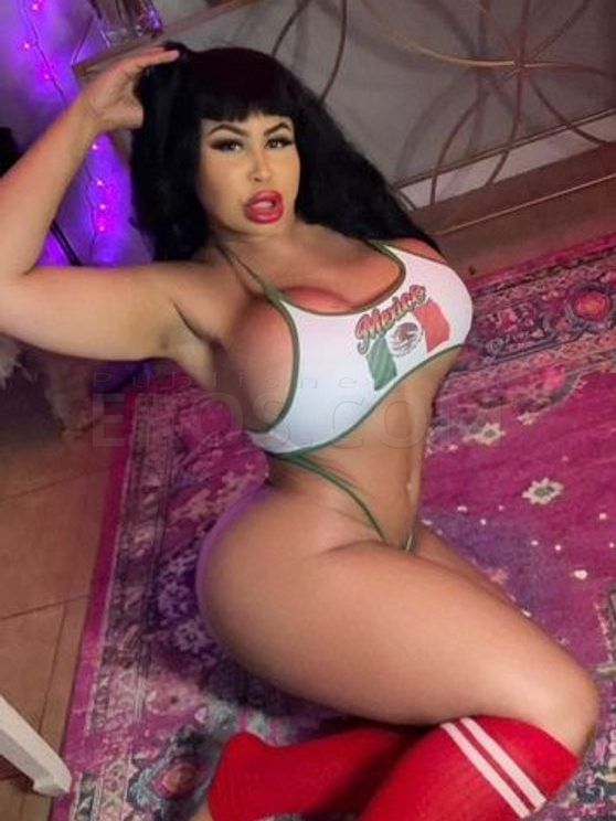 TS Valentina Woo
