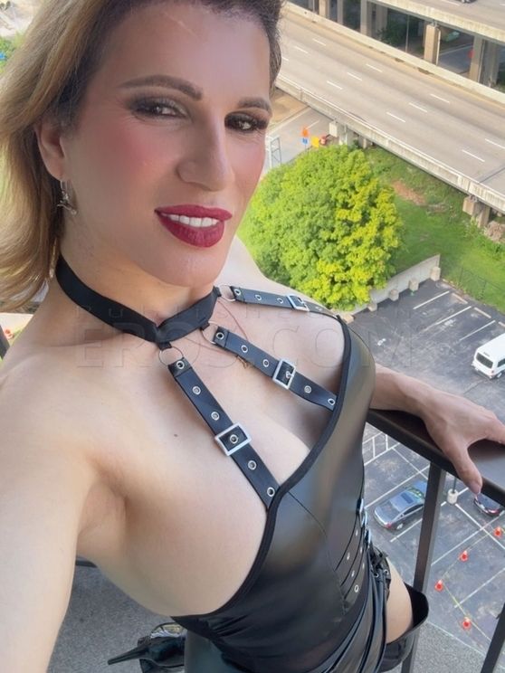 TS Miss Jossy Troy