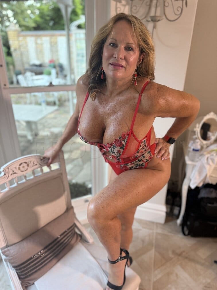 Lana Lee — photo 4