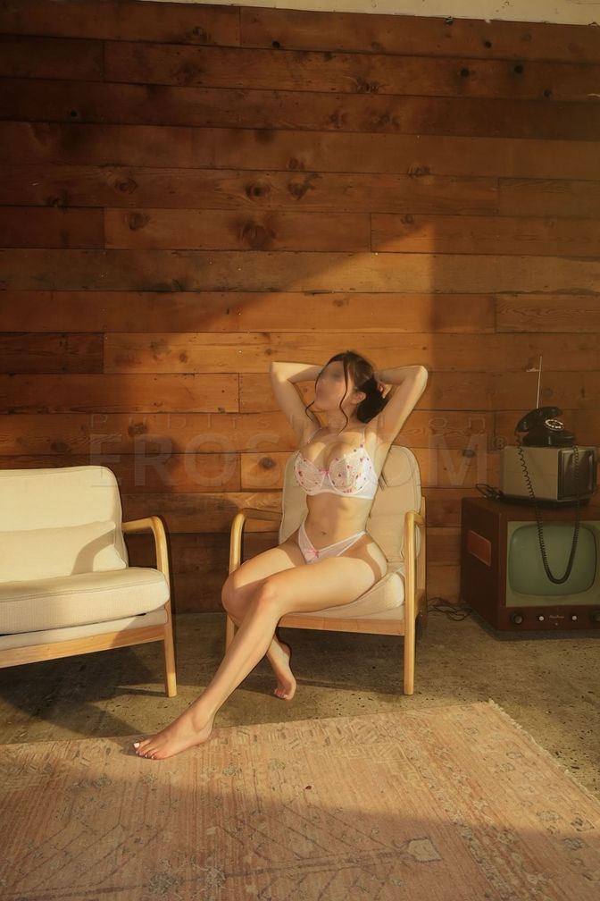 Isabella Hart — photo 2