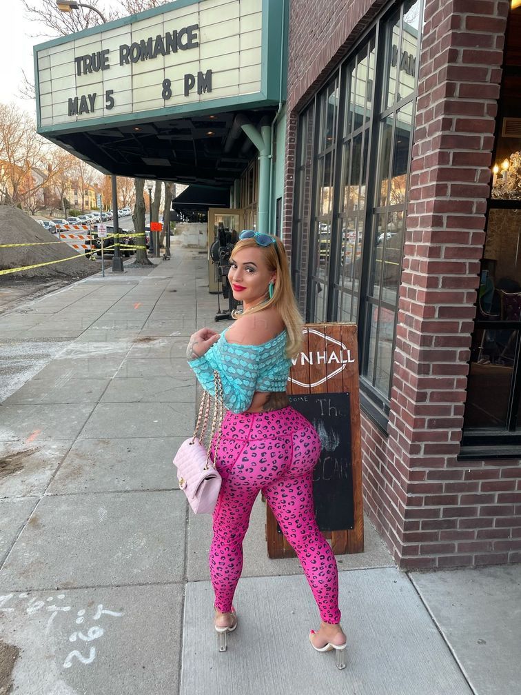 Tiffany Lynn — photo 3