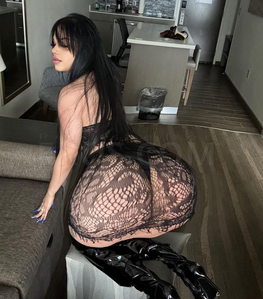 Jennifer — photo 7