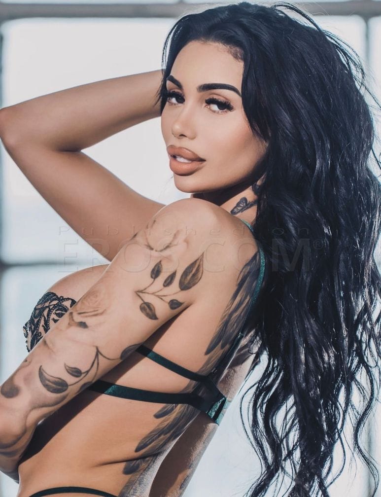 ARIANA STARR — photo 1