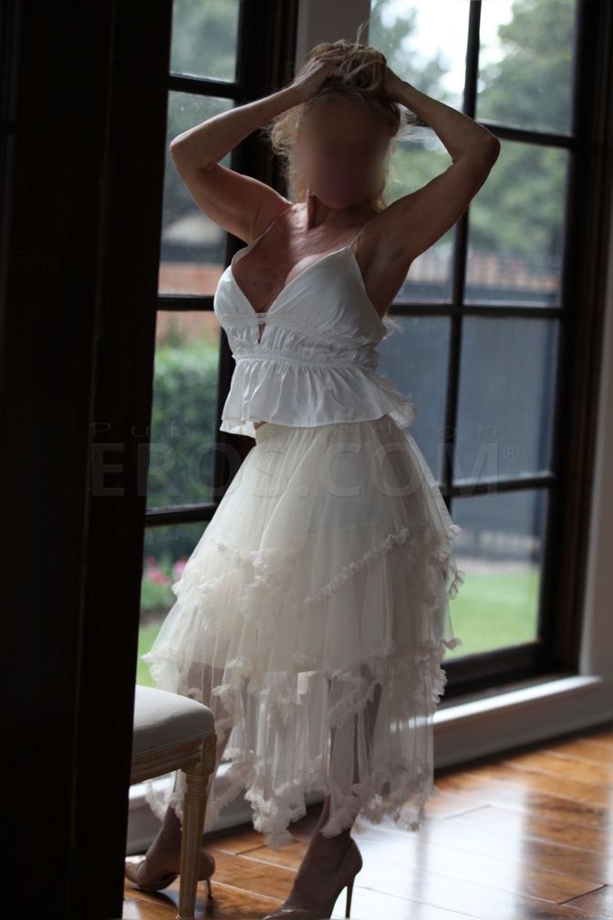 Haley Hart — photo 3