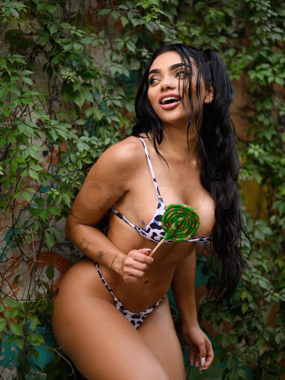 Mia