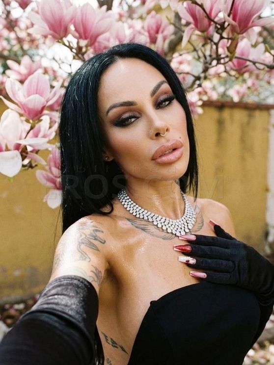 Nikki D.