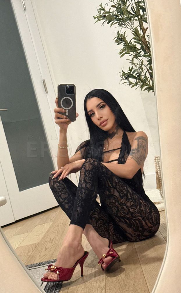 Mia — photo 6