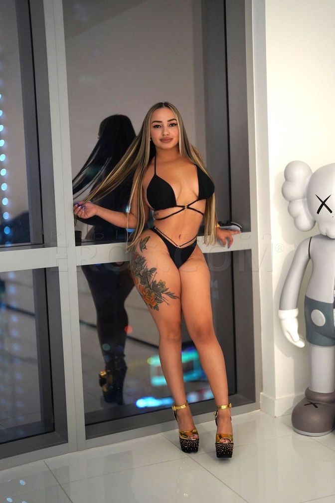 Nicole — photo 3