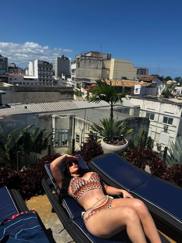 CHASITY BANKS — photo 8