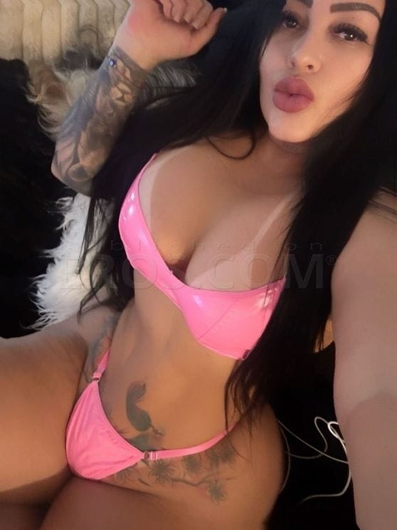 Lauren Pamela in Braintree