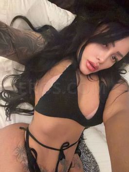 Pamela in green tree